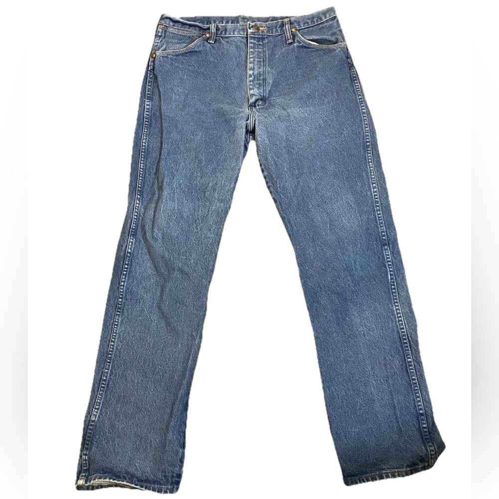 VINTAGE Wrangler Cowboy Cut Jeans- 36x32-Medium Wash Blue-MADE IN USA-13MWZ